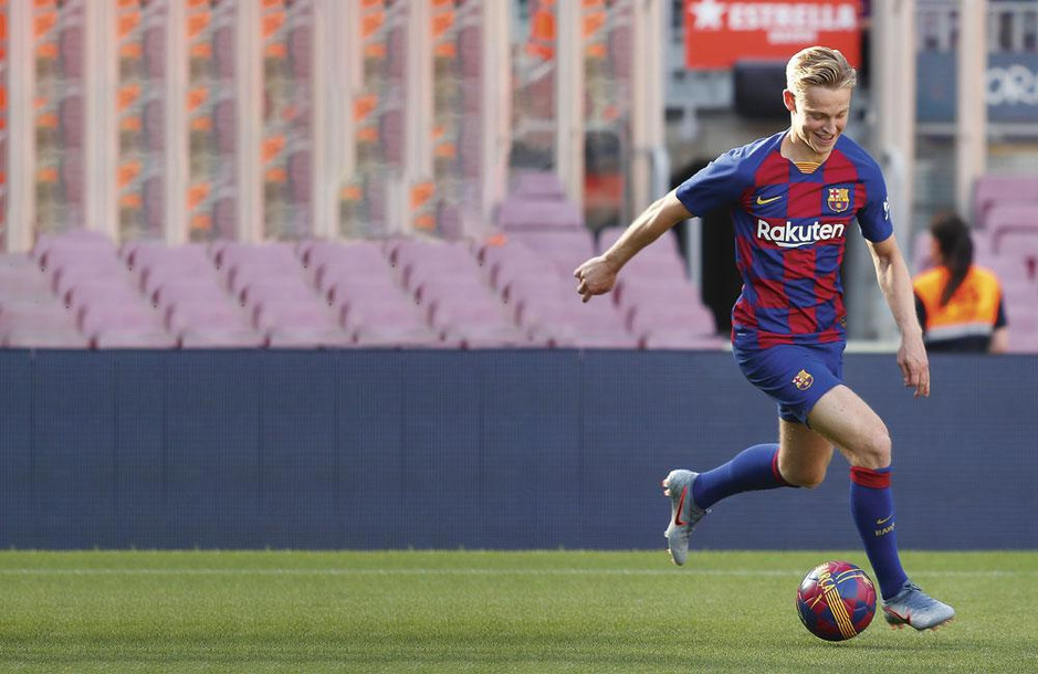 Blijde intrede van Frenkie de Jong bij FC Barcelona: 'Je stapt als het ware een film in'