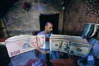 Malgré le plongeon de sa devise, la Turquie veut maintenir un régime de changes libres