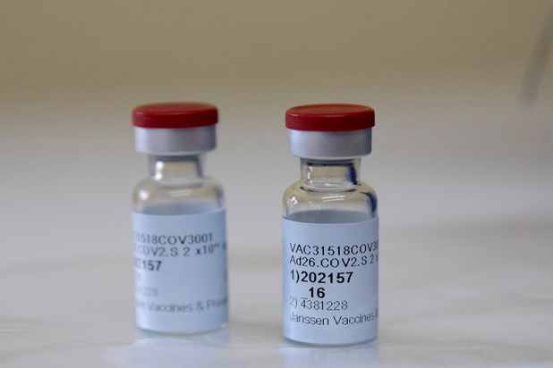 Johnson & Johnson s'attend à vendre pour au moins 3 milliards de dollars de vaccins anti-Covid en 2022