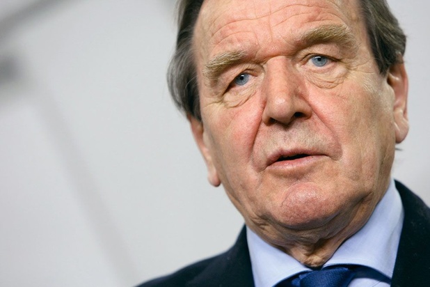 Voormalig Duitse bondskanselier Gerhard Schröder stapt op bij Russische oliegigant Rosneft