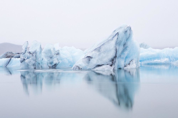 IJsland onthult gedenkteken voor eerste gletsjer die status verliest door klimaatopwarming