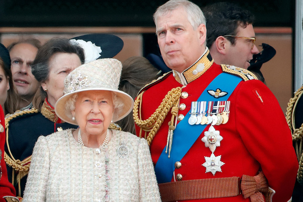 Le prince Andrew, du prestige militaire à la disgrâce pour agressions sexuelles