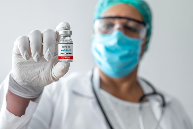 Covid: pourquoi Omicron ne remet pas en cause l'intérêt d'un rappel vaccinal