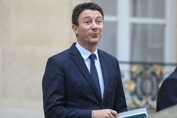 France: trois ministres quittent le gouvernement pour faire campagne