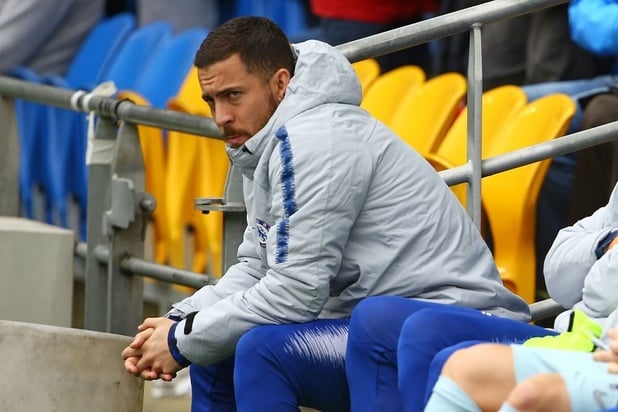 Pourquoi Hazard a-t-il commencé sur le banc à Chelsea?