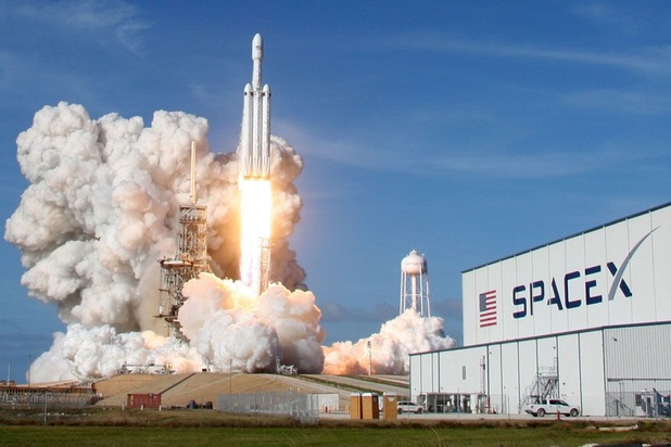 SpaceX va envoyer des touristes vers la Station spatiale internationale