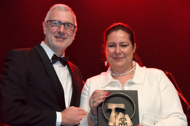 Brugse is Woman of the Year voor Travel Magazine
