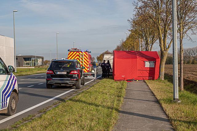 Jongeman dood aangetroffen in bestelwagen in Ruiselede