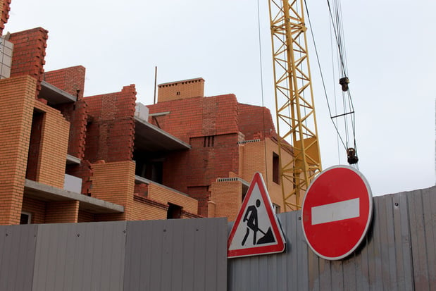 Personeelsuitval in bouwsector blijft beperkt