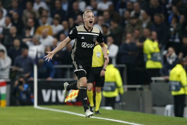 Ajax dwingt met uitzege bij Tottenham prima uitgangspositie af