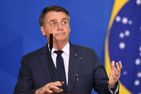 Le président brésilien Bolsonaro demande la destitution d'un juge de la cour suprême