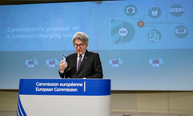 La Commission propose un "socle européen" des droits numériques