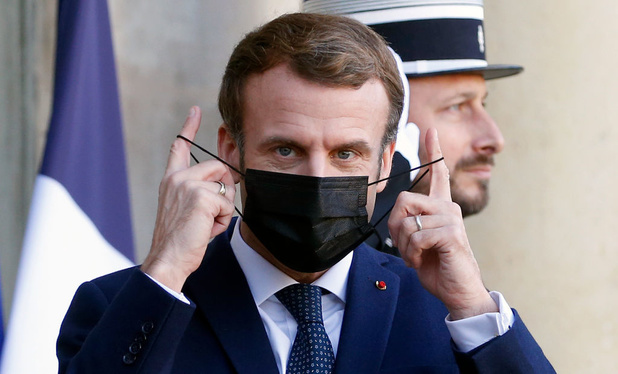 Le gouvernement français durcit le ton face au variant Omicron