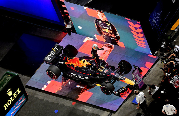 Max Verstappen prend sa revanche en Arabie Saoudite et devance les deux Ferraris
