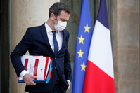 Selon le ministre français de la Santé, 5% des patients hospitalisés possèdent de faux pass sanitaires