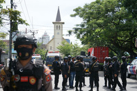 Une cathédrale indonésienne visée par un attentat suicide