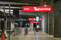 Qantas demande à ses employés de prendre des congés sans solde suite à la nouvelle vague de covid