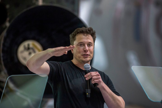 Elon Musk veut de nouveau pouvoir tweeter