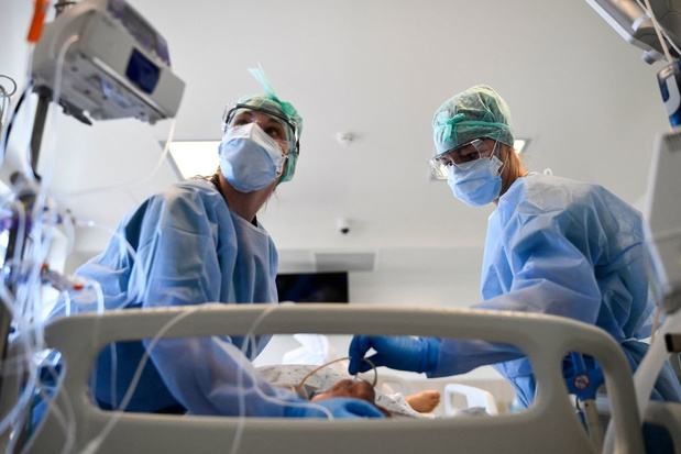 Malgré des améliorations dans les hôpitaux bruxellois, la situation reste tendue