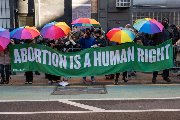 Abortion Right et les facultés de médecine recommandent un IVG à 18 semaines