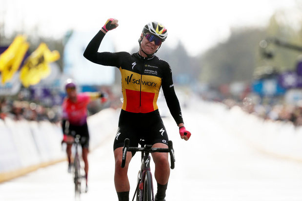 Lotte Kopecky: un triomphe sur le Tour des Flandres comme récompense d'un professionnalisme absolu