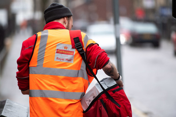 Le groupe postal britannique Royal Mail supprime 2.000 emplois