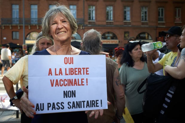Suspension surprise de l'examen du projet de loi sur le pass vaccinal en France