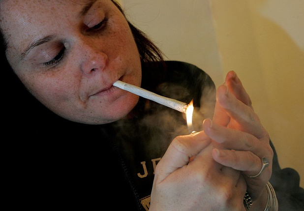 Risque de lésions pulmonaires plus élevé chez fumeurs de marijuana que chez fumeurs de tabac