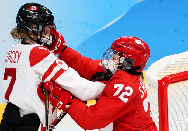 JO d'hiver 2022: Les hockeyeuses russes et canadiennes ont joué avec des masques FFP2