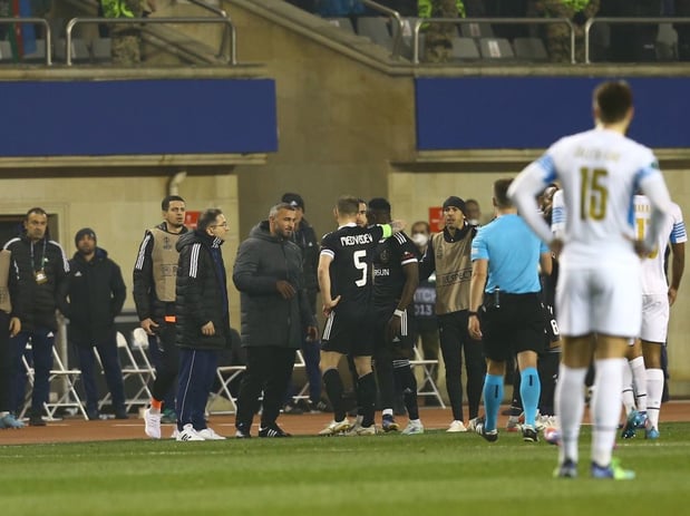 Après un but marqué de la main par son équipe contre l'OM, l'entraîneur de Qarabag a demandé son annulation (VIDEO)