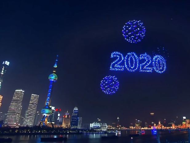 Shanghai a fêté 2020 par un énorme show de drones