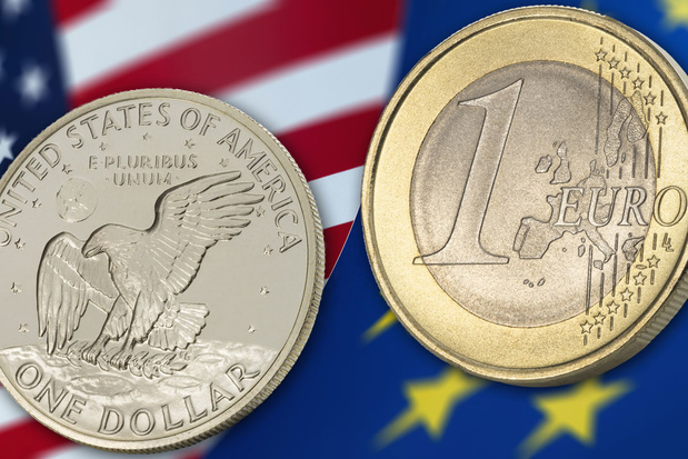 Euro voor het eerst in twintig jaar minder dan 0,99 dollar waard