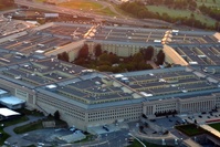 Vague de départs au Pentagone, Trump nomme des fidèles