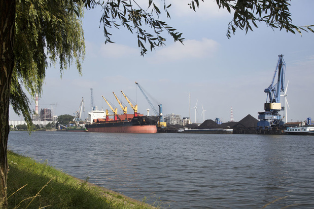 Droogte bemoeilijkt scheepvaart op kanaal Gent-Terneuzen
