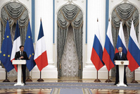 Crise Ukraine/Russie: Emmanuel Macron, médiateur méritant ou cocu pathétique?