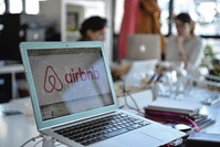 Airbnb, Booking, Homeaway...: le fisc veut tout savoir