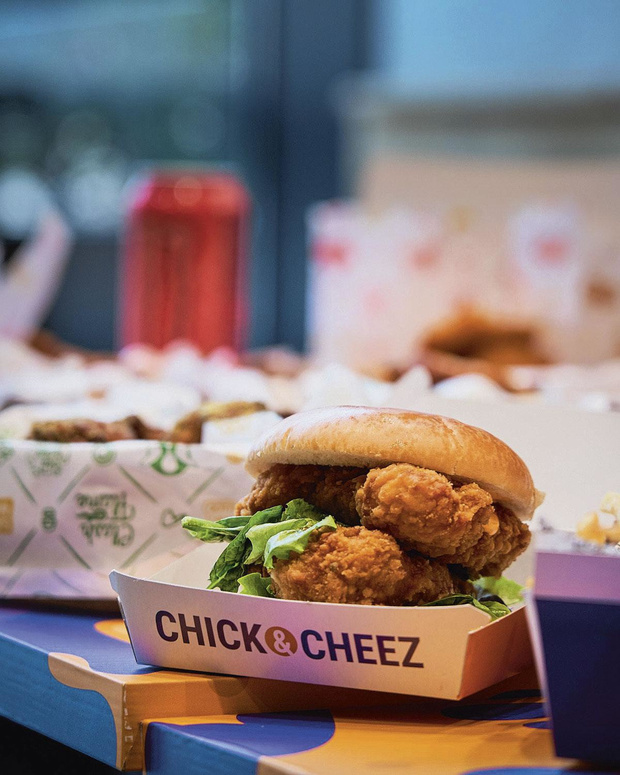 EXCLU - Dites "Chick&Cheez": une nouvelle chaîne belge de fast-food débarque sur le territoire