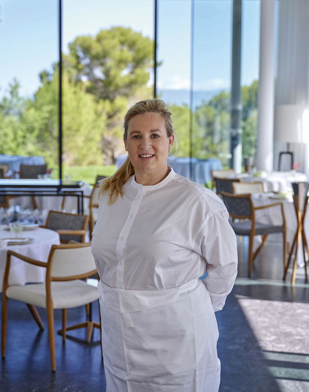 L'excellence en cuisine, c'est pouvoir "partager des émotions": rencontre avec la cheffe Hélène Darroze