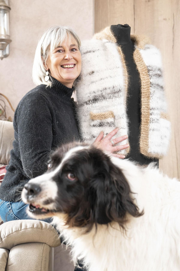 Christine recycle les poils canins en laine 