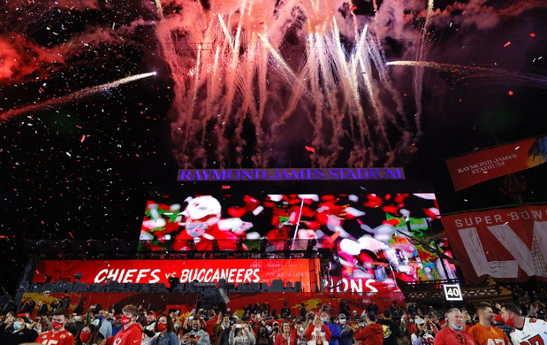 Tampa Bay Buccaneers wint Super Bowl na zege tegen Kansas City Chiefs