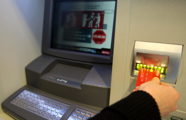 Nieuwe bankneutrale geldautomaten worden Bancontact gedoopt