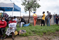 Afrique du Sud: explosion de cas d'Omicron, mais moins de cas graves que lors des vagues précédentes