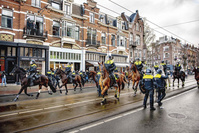 Manifestations liées au couvre-feu aux Pays-Bas: analyse en trois questions