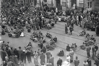 Le 7 septembre 1884, catholiques et libéraux se cognent à Bruxelles sur la question de la guerre scolaire