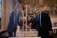 Présidentielle française: Nicolas Sarkozy et Lionel Jospin voteront pour Emmanuel Macron
