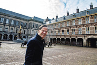 Pays-Bas: Mark Rutte, pas rassasié après dix ans de pouvoir