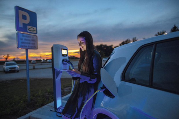 Deux pays regroupent la moitié des bornes de recharge pour voitures électriques dans l'UE