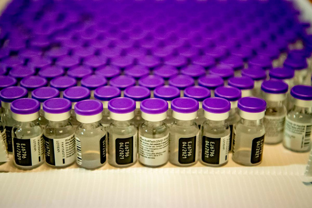 Le vaccin Pfizer/BioNTech fonctionnerait contre les nouvelles variantes selon une première analyse