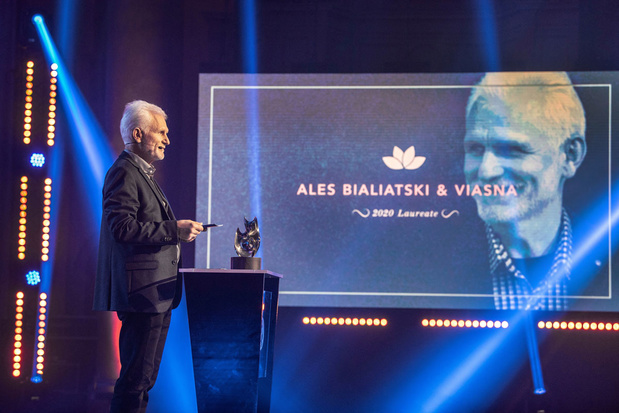 Nobelprijs voor Vrede: Belarussische mensenrechtenactivist Ales Bialiatski en twee mensenrechtenorganisaties uit Rusland en Oekraïne
