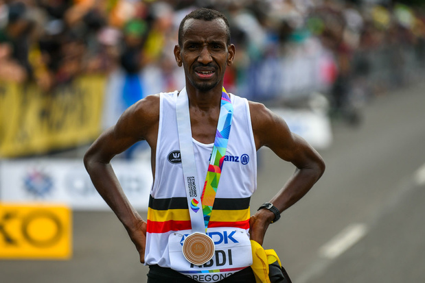 WK atletiek: Bashir Abdi verovert brons op de marathon
